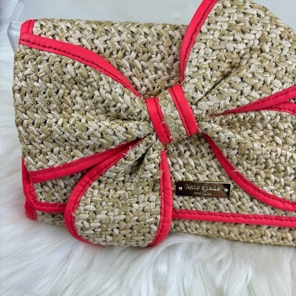 NWT KATE SPADE NEW YORK LEATHER TRIMMED RAFFA STRAW— WOVEN BOW CLUTCH - Picture 3 of 13